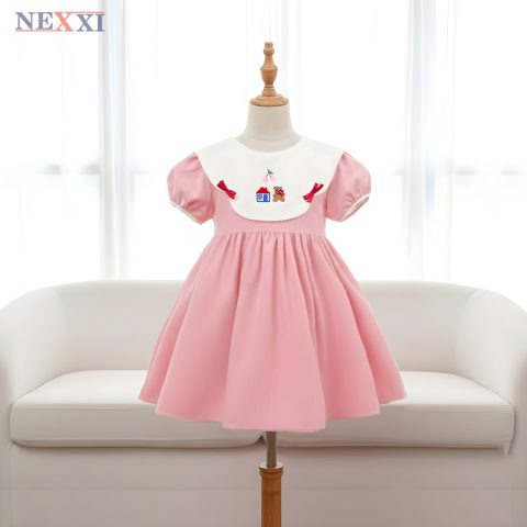 Đầm Xoè Nhung Cổ Kiểu Thêu Gấu Đính Nơ Bé Gái NEXXI