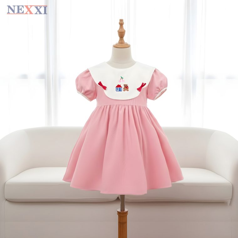 Đầm Xoè Nhung Cổ Kiểu Thêu Gấu Đính Nơ Bé Gái NEXXI