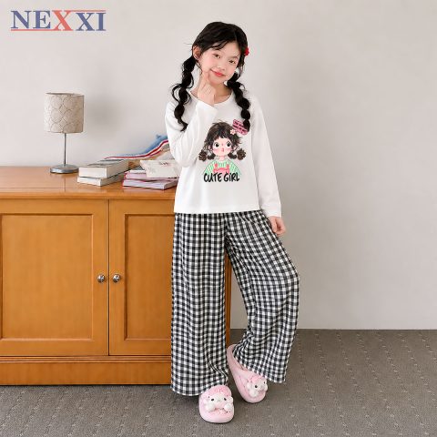 Set Bộ Dài Bé Gái NEXXI – Áo Thun Dài Tay In Hình Dễ Thương Kèm Quần Dài Caro Ống Suông